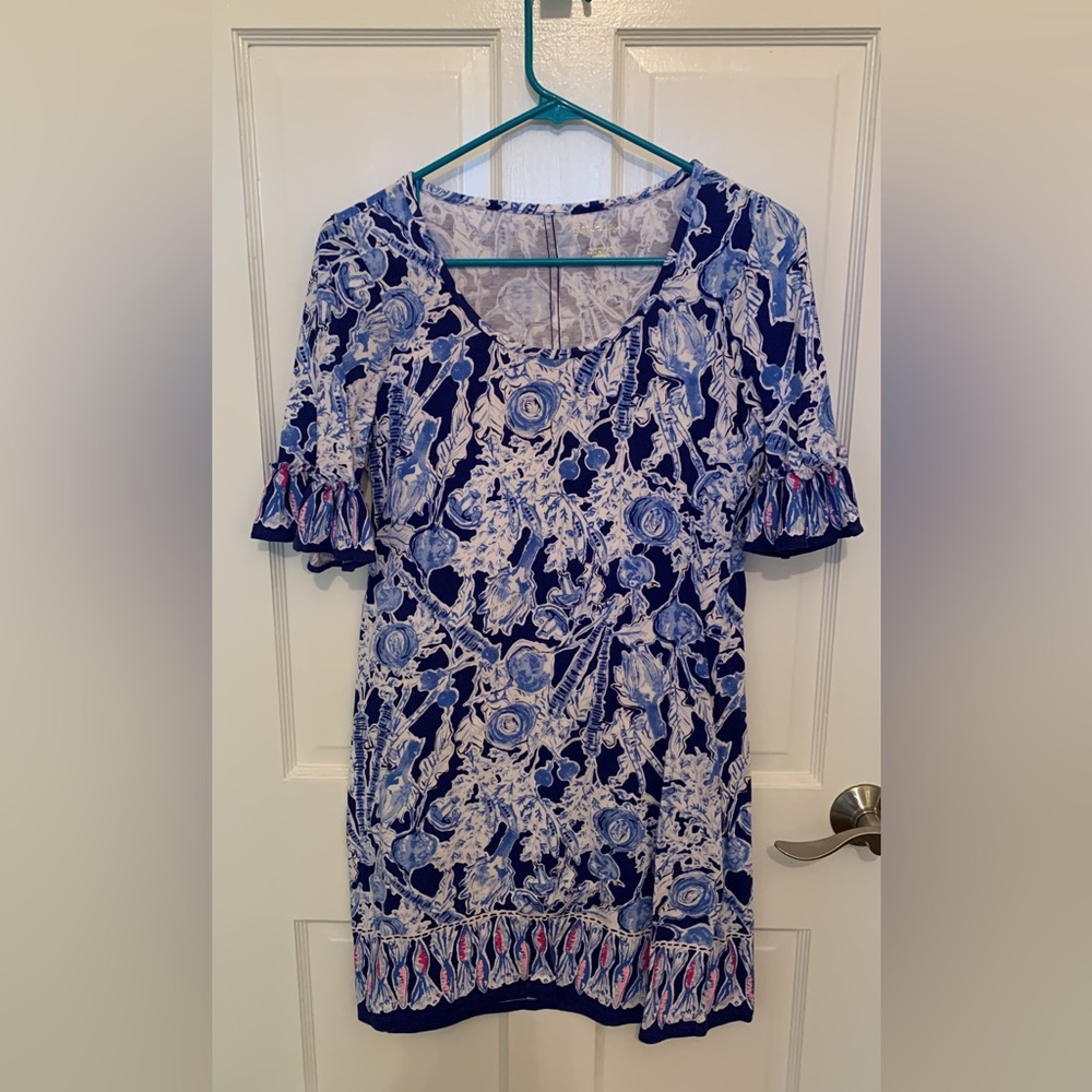 Blue print Lilly Dress. Size small with adorable sleeves.